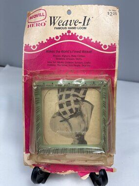 Scovill Hero Weave-It Famous Hand Loom Craft Tool 2” Green Frame USA Vtg